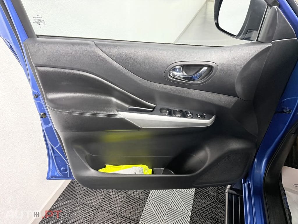 Nissan Navara 2.3 dCi CD 4WD N-Guard Auto