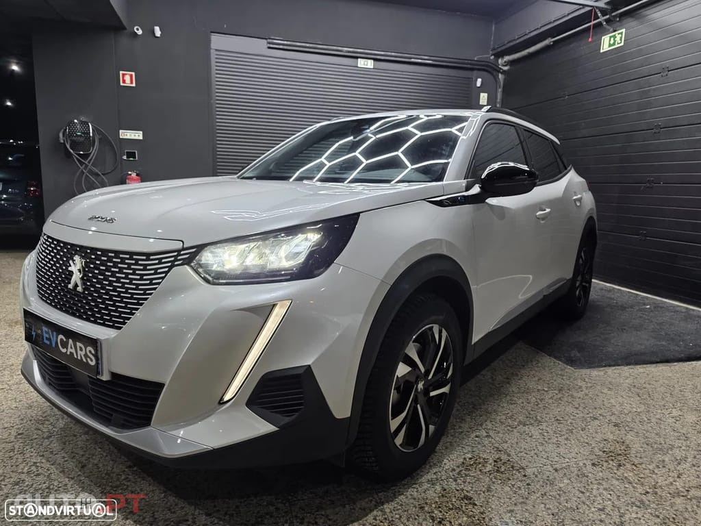 Peugeot E-2008 50 kWh Allure Pack