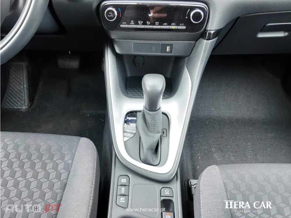 Toyota Yaris Dynamic Business