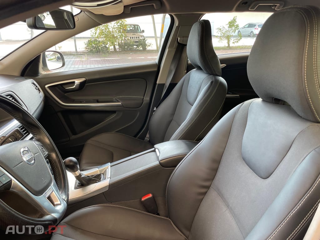 Volvo V60 2.0 D3 R-Design Start/Stop