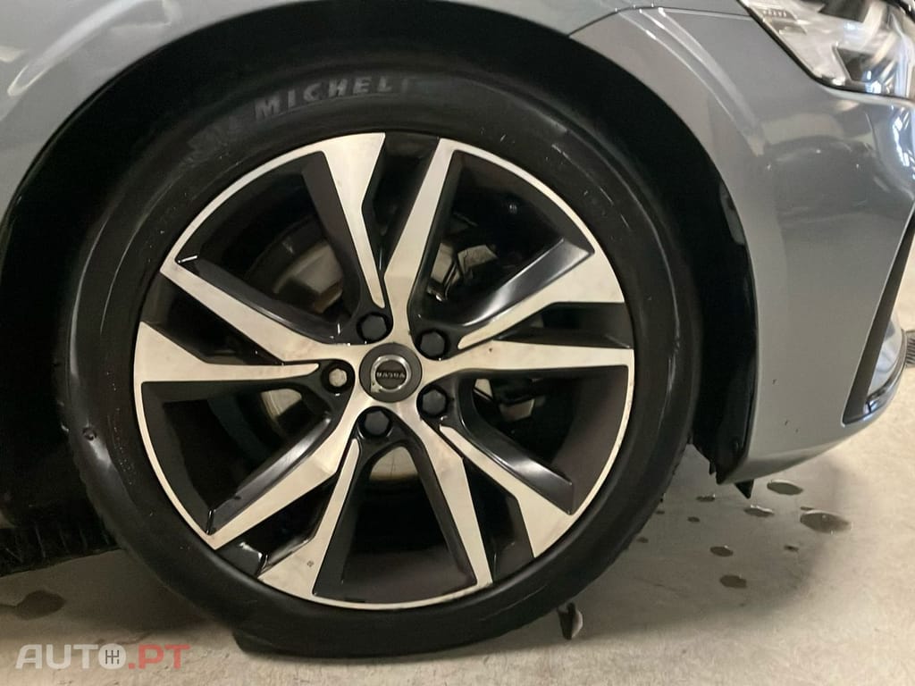 Volvo V60 2.0 D3 R-Design Geartronic