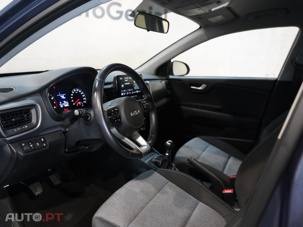 Kia Stonic 1.2 Dynamic — fotografia 2