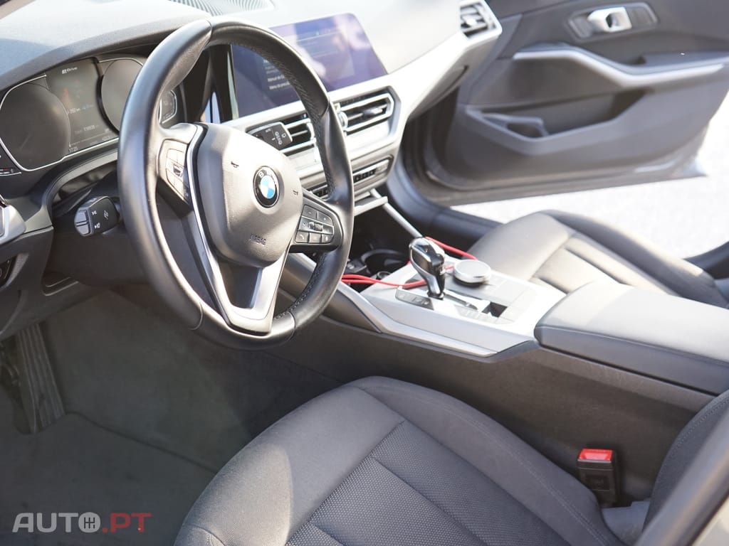 BMW 330 e touring auto