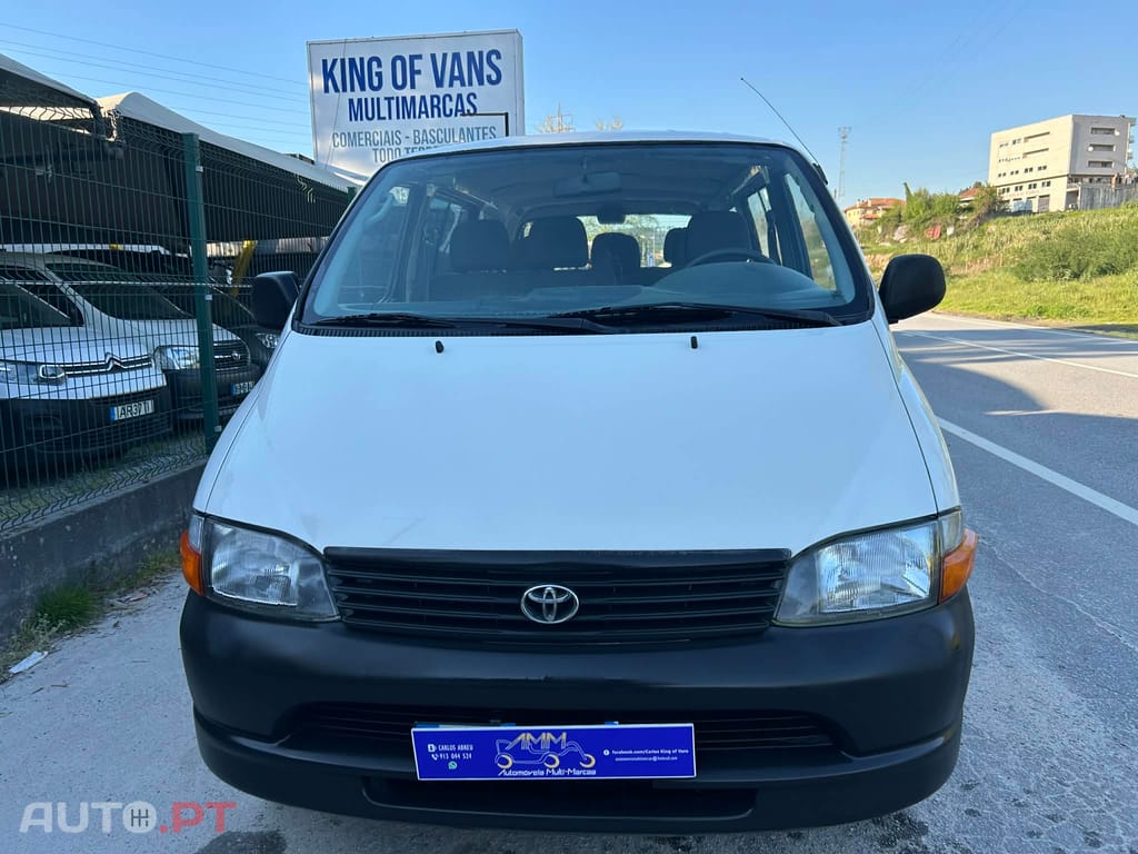 Toyota HiAce 2.5D-4D 9 Lugares