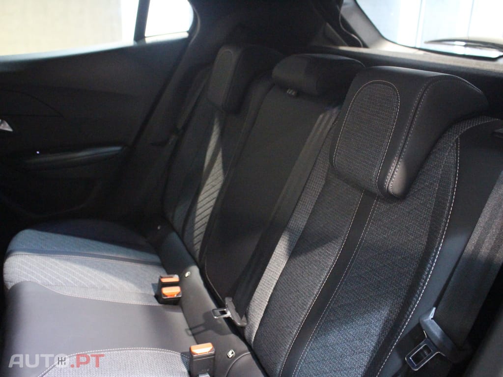 Peugeot 2008 1.2 PureTech Allure Pack EAT8