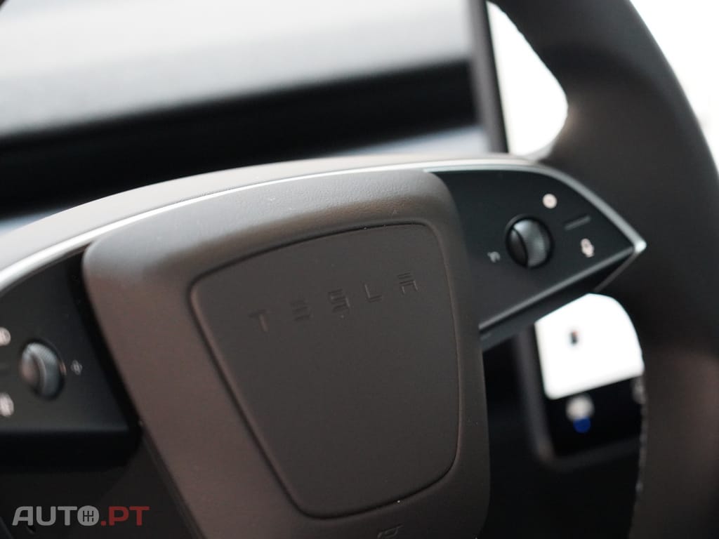 Tesla Model 3 Tração Traseira