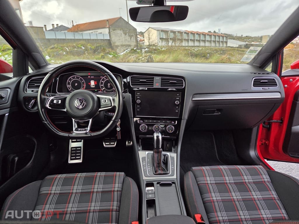 Volkswagen Golf 2.0 TSi GTi DSG Performance