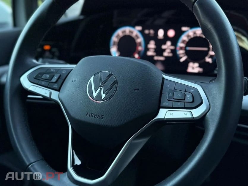 Volkswagen Golf 1.5 eTSI R-Line DSG