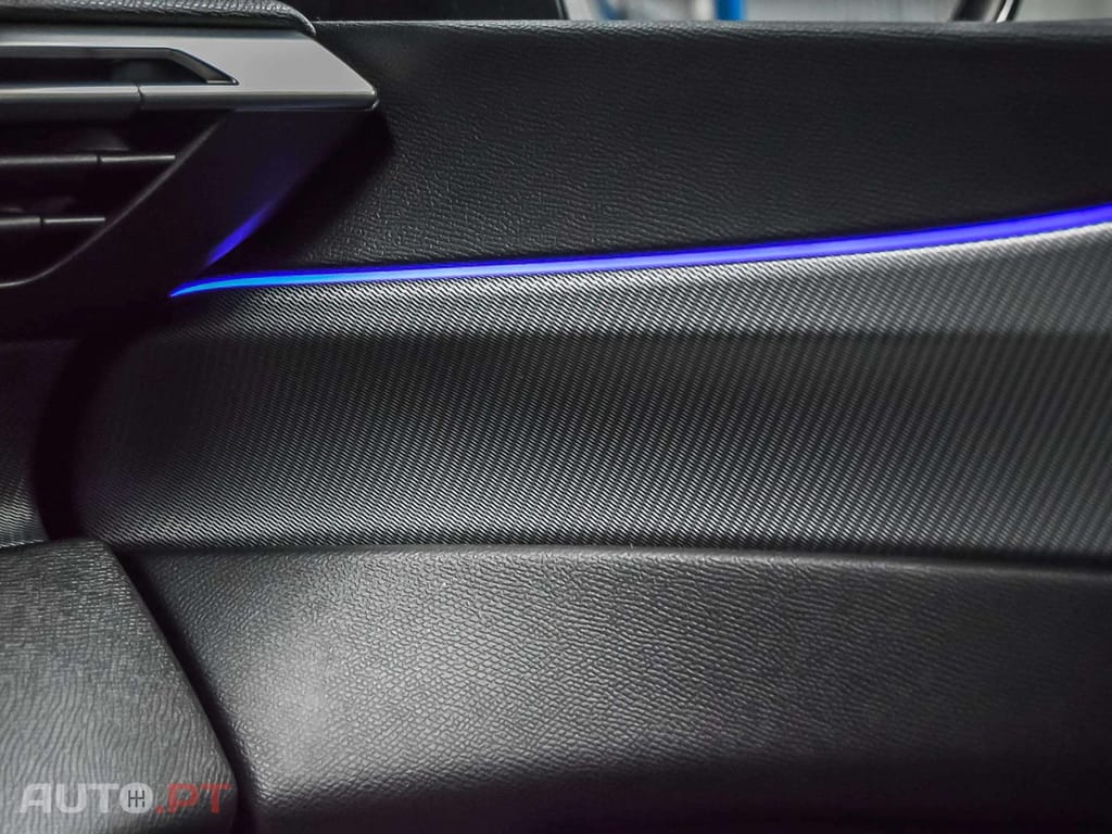 Peugeot 408 1.6 Hybrid GT e-EAT8