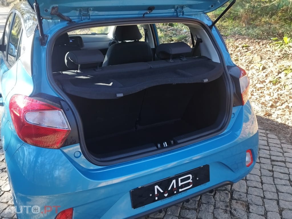 Hyundai i10 1.0 Fifa World Cup Edition