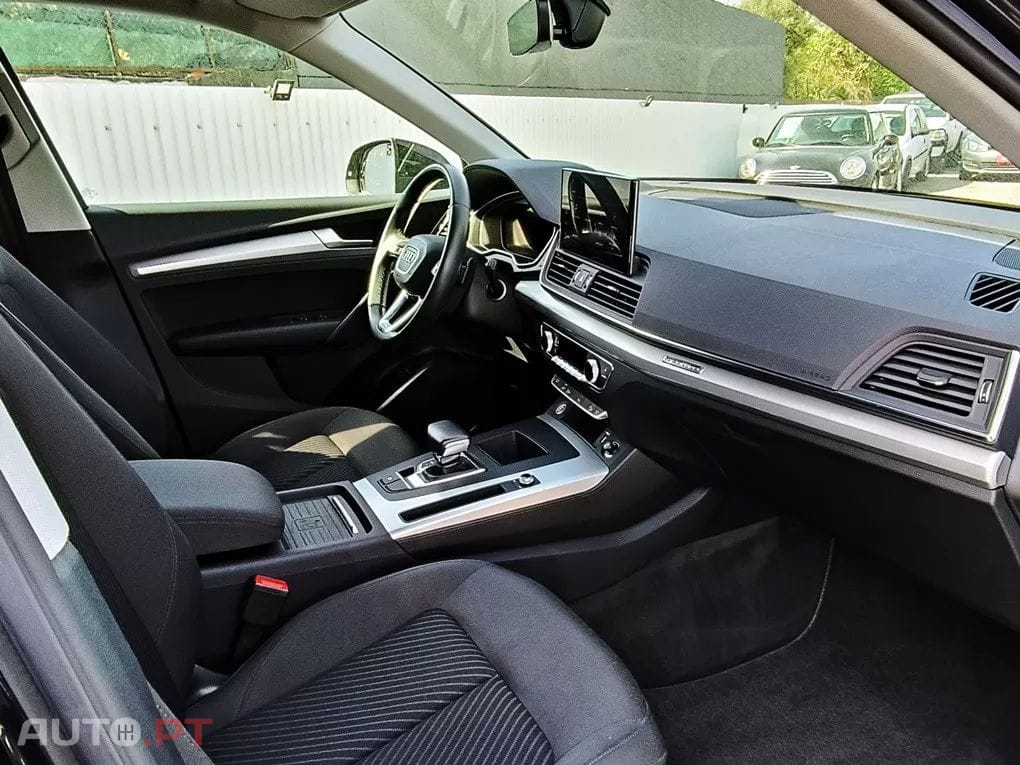 Audi Q5 50 TFSIe quattro S tronic S line business