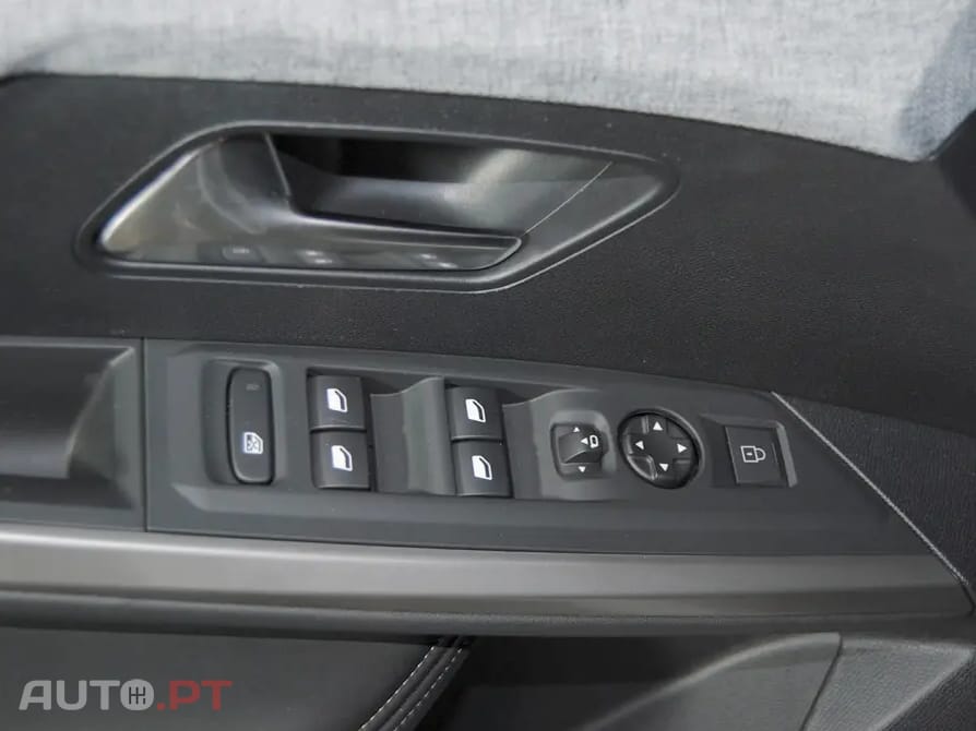 Peugeot 3008 1.2 Hybrid Allure e-DCS6