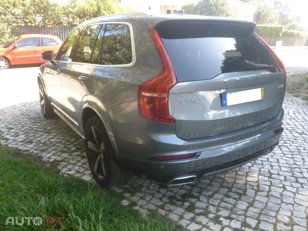 Volvo XC90 2.0 D4 R-Design Auto