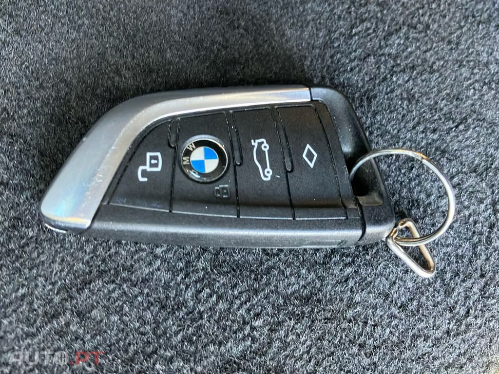 BMW 118 i Pack Desportivo M Auto