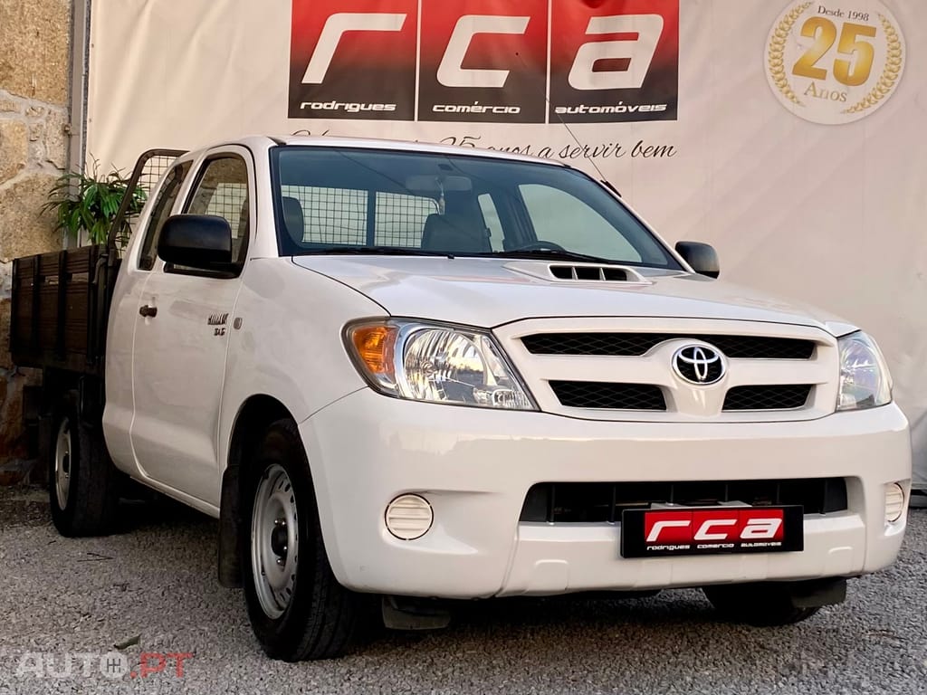 Toyota Hilux 2.5 D-4D 2WD CE PM+AC