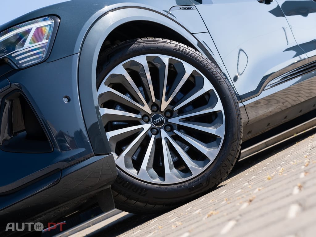 Audi Q8 E-Tron 55 quattro Advanced