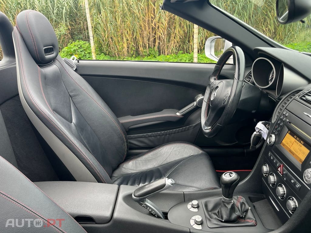 Mercedes-Benz SLK 200 Outro