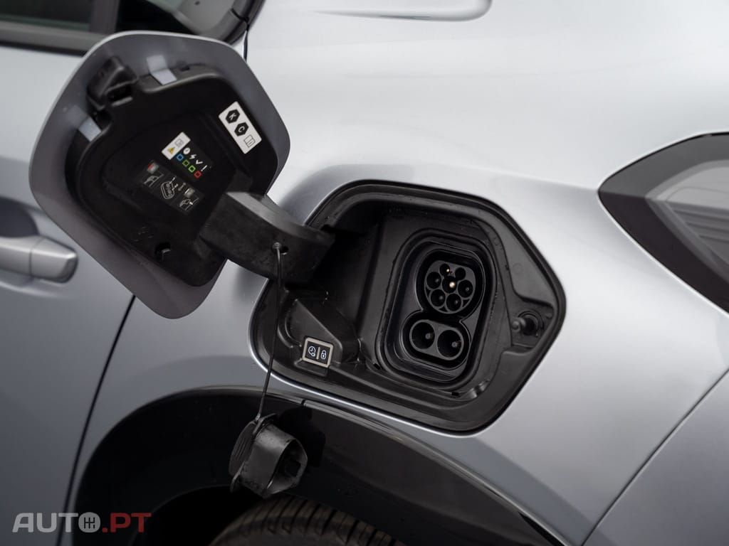 Peugeot E-208 50 kWh Active Pack