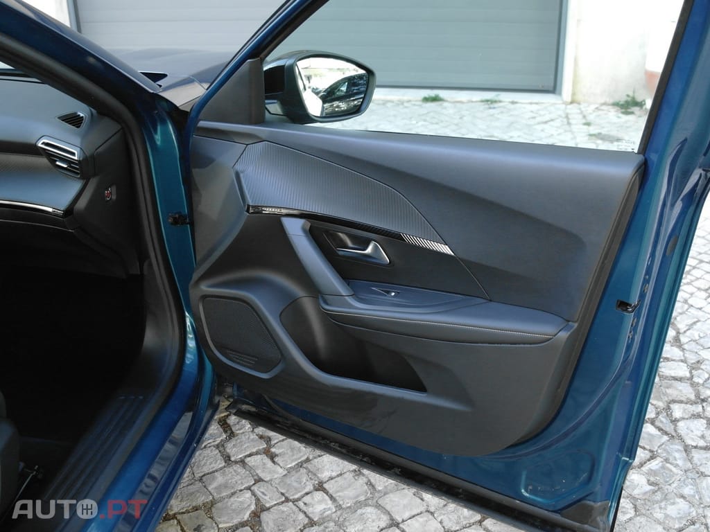 Peugeot E-2008 54 kWh Allure