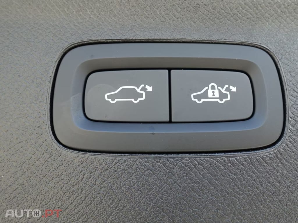 Volvo XC90  T8 AWD  I.V.A DEDUTIVEL