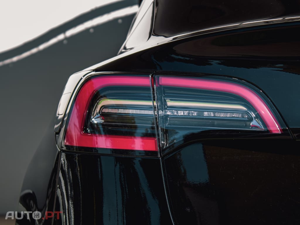 Tesla Model 3 Standard Range Plus RWD