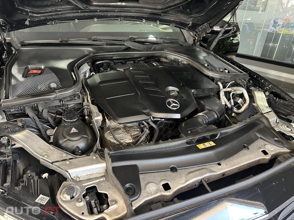 Mercedes-Benz E 220 d AMG Line