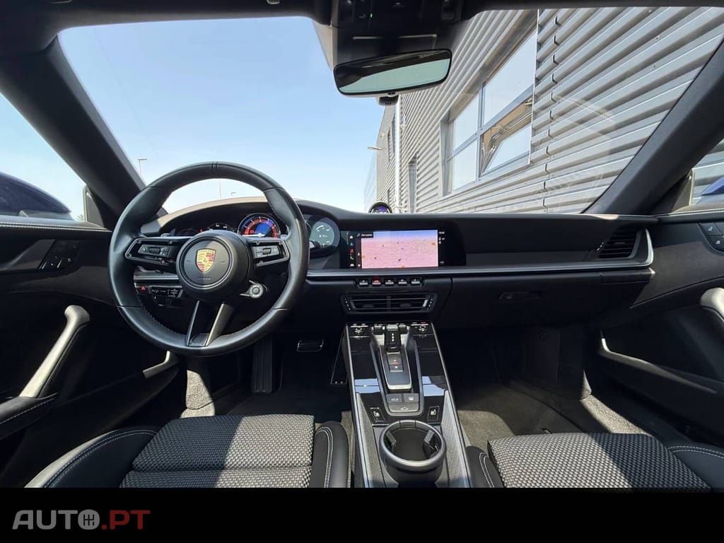 Porsche 992 Carrera 4S