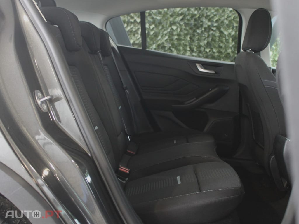 Ford Focus 1.0 EcoBoost MHEV Active X