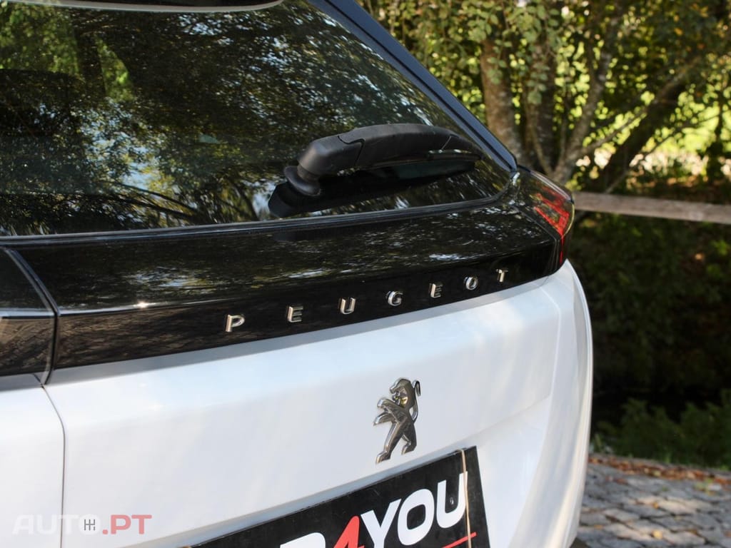 Peugeot 2008 1.2 PureTech Active EAT8