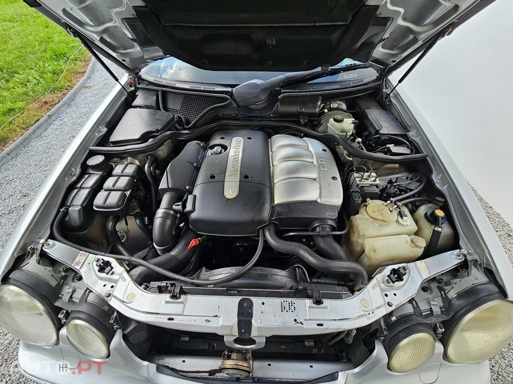 Mercedes-Benz E 220 Cx/Auto 143Cv