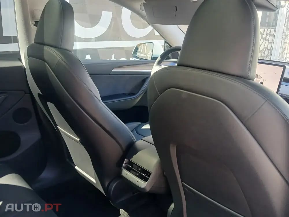 Tesla Model Y Performance Dual Motor AWD