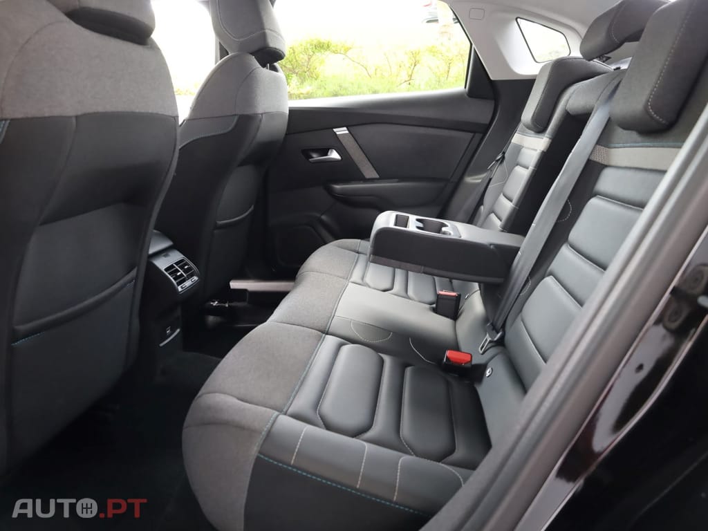 Citroen C4 X 1.2 PureTech Shine EAT8