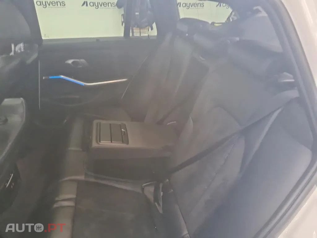 BMW 330 e Touring Pack M Auto