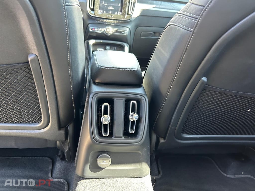 Volvo XC40 1.5 T4 PHEV Plus Dark