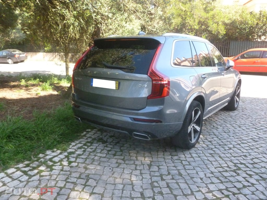 Volvo XC90 2.0 D4 R-Design Auto