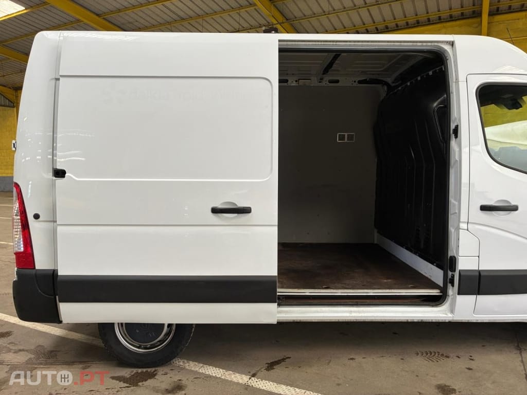 Renault Master 2.3 dCi L2H2 3.5T Grand Confort