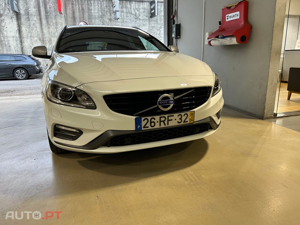 Volvo V60 R-Design D6 PLUG IN
