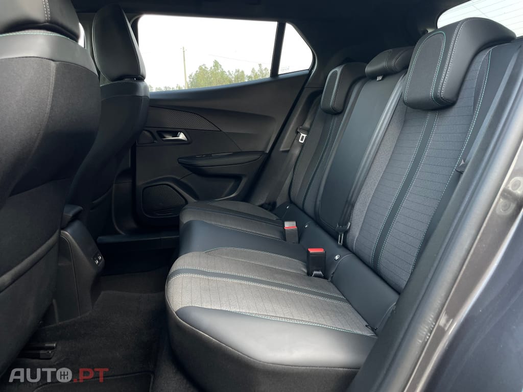 Peugeot 2008 1.2 PureTech Allure Pack