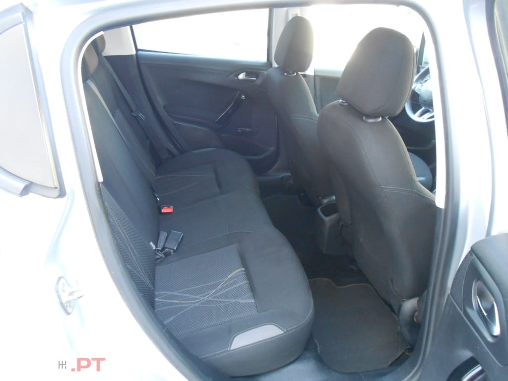 Peugeot 208 208 1.4 HDi Active