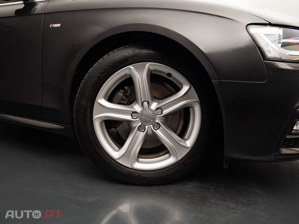 Audi A4 Avant 2.0 TDi S-line