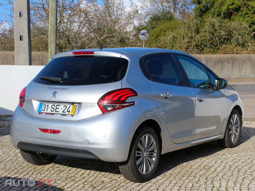 Peugeot 208 1.6 BlueHDi Style