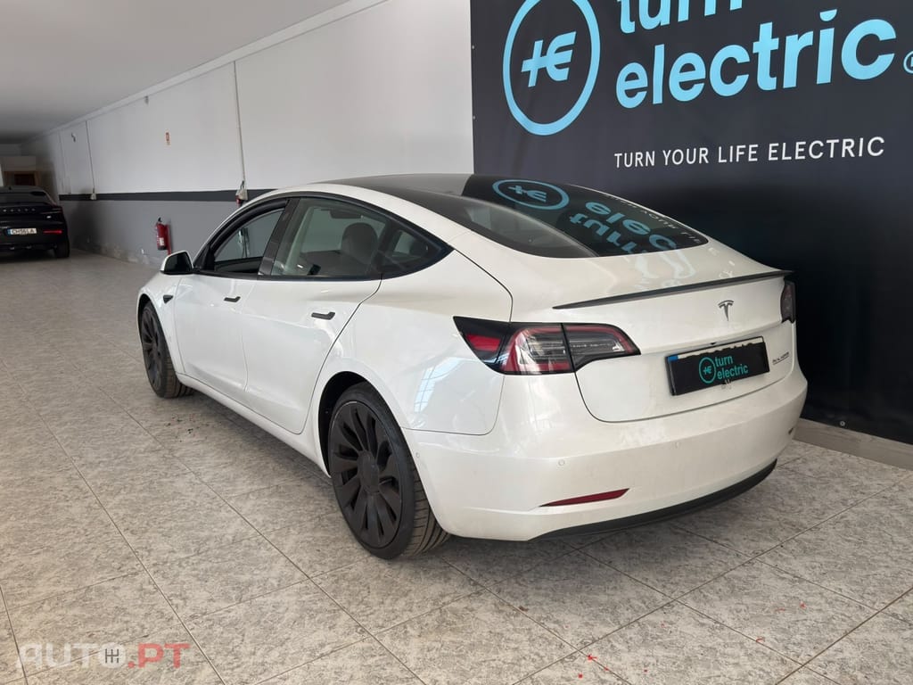 Tesla Model 3 Performance Dual Motor AWD — fotografia 4