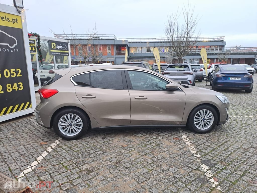 Ford Focus 1.0 EcoBoost S&S TITANIUM