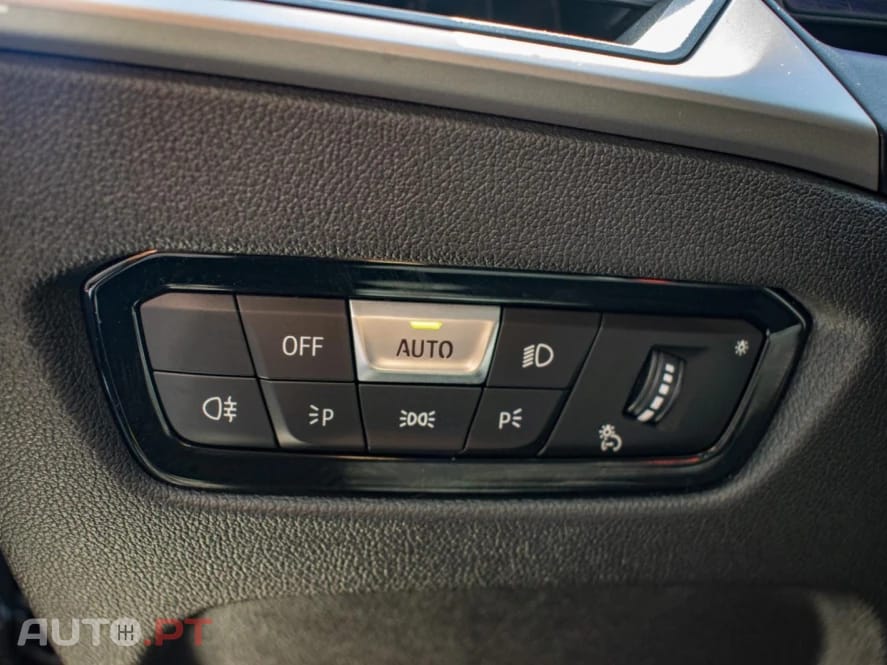 BMW 320 e Touring Auto