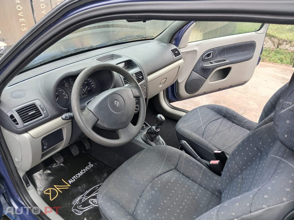 Renault Clio 1.2 8v