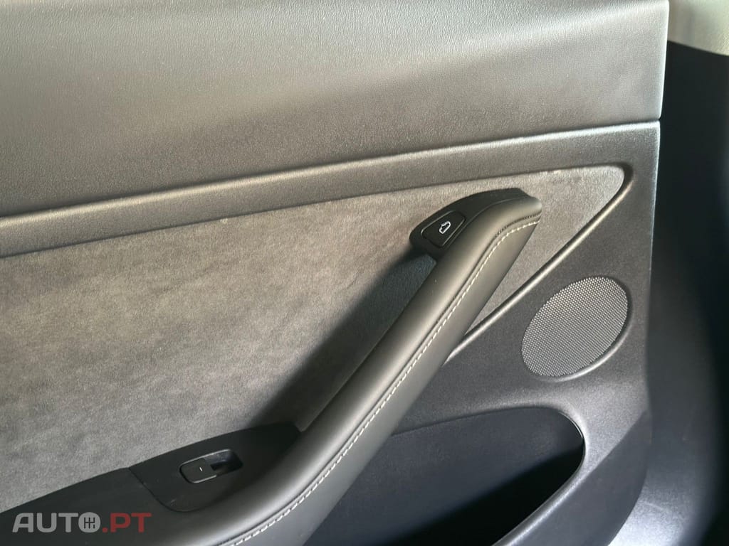 Tesla Model 3 Long-Range Dual Motor AWD