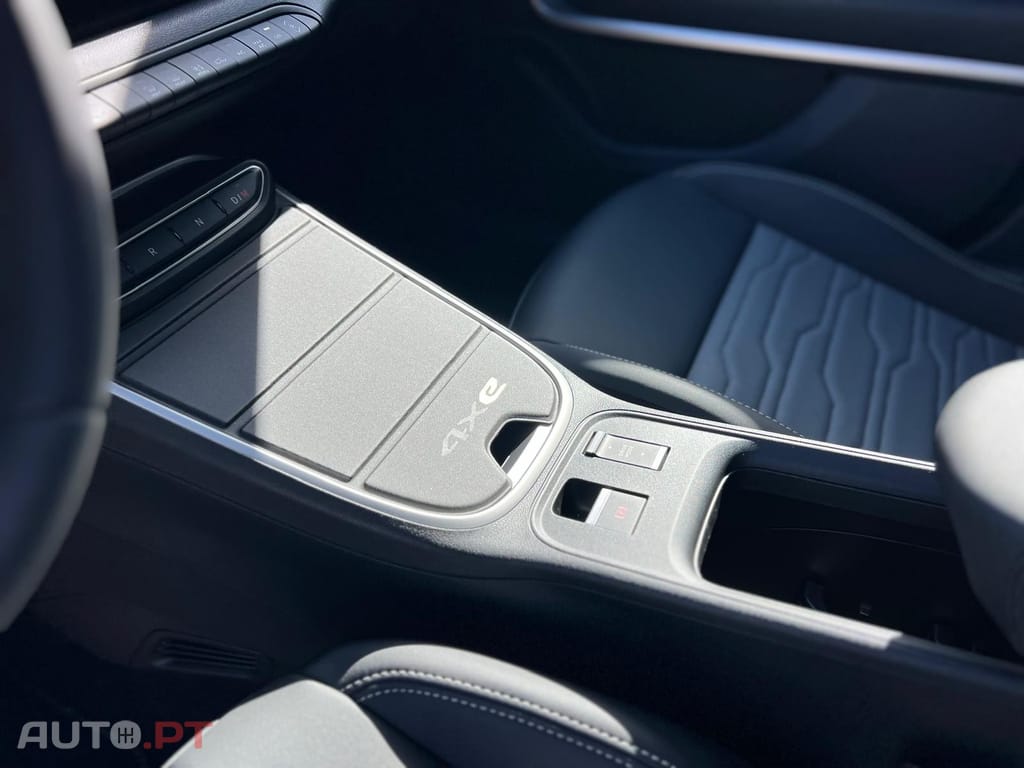 Jeep Avenger 1.2 4xe Hybrid eAWD Upland