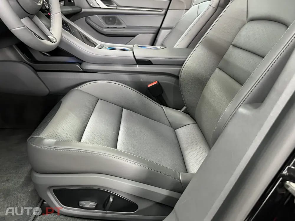 Porsche Taycan Outro