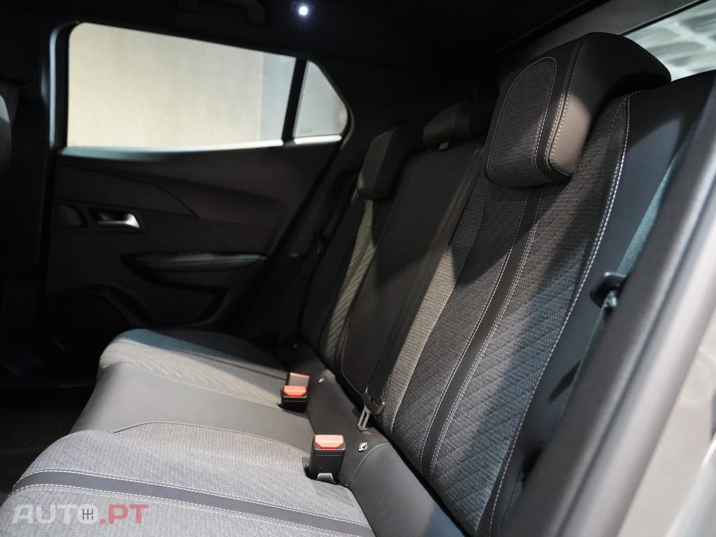 Peugeot 2008 1.2 PureTech Allure