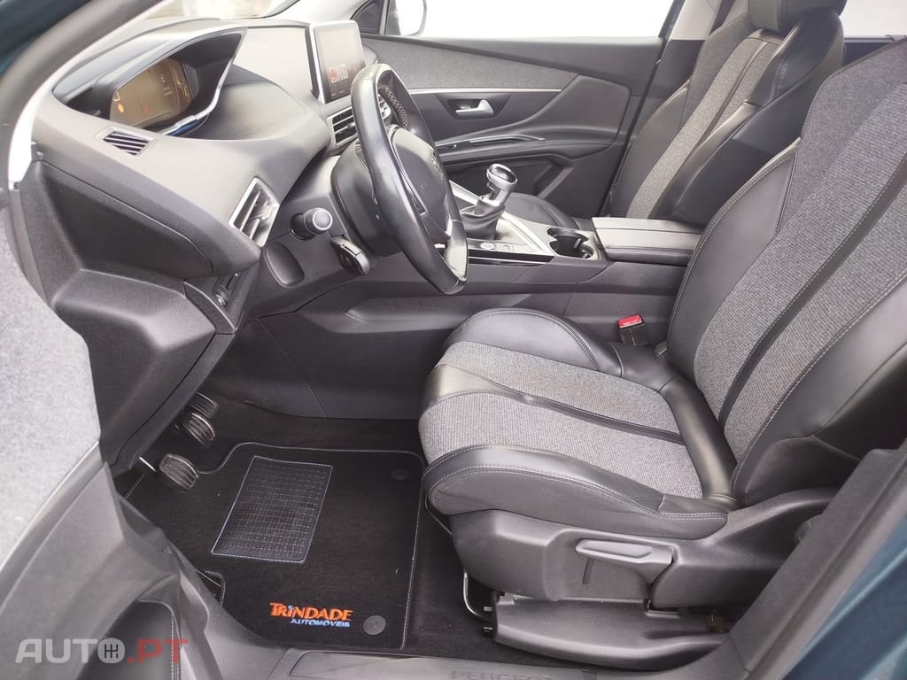 Peugeot 5008 1.2 PureTech Allure Grip Control